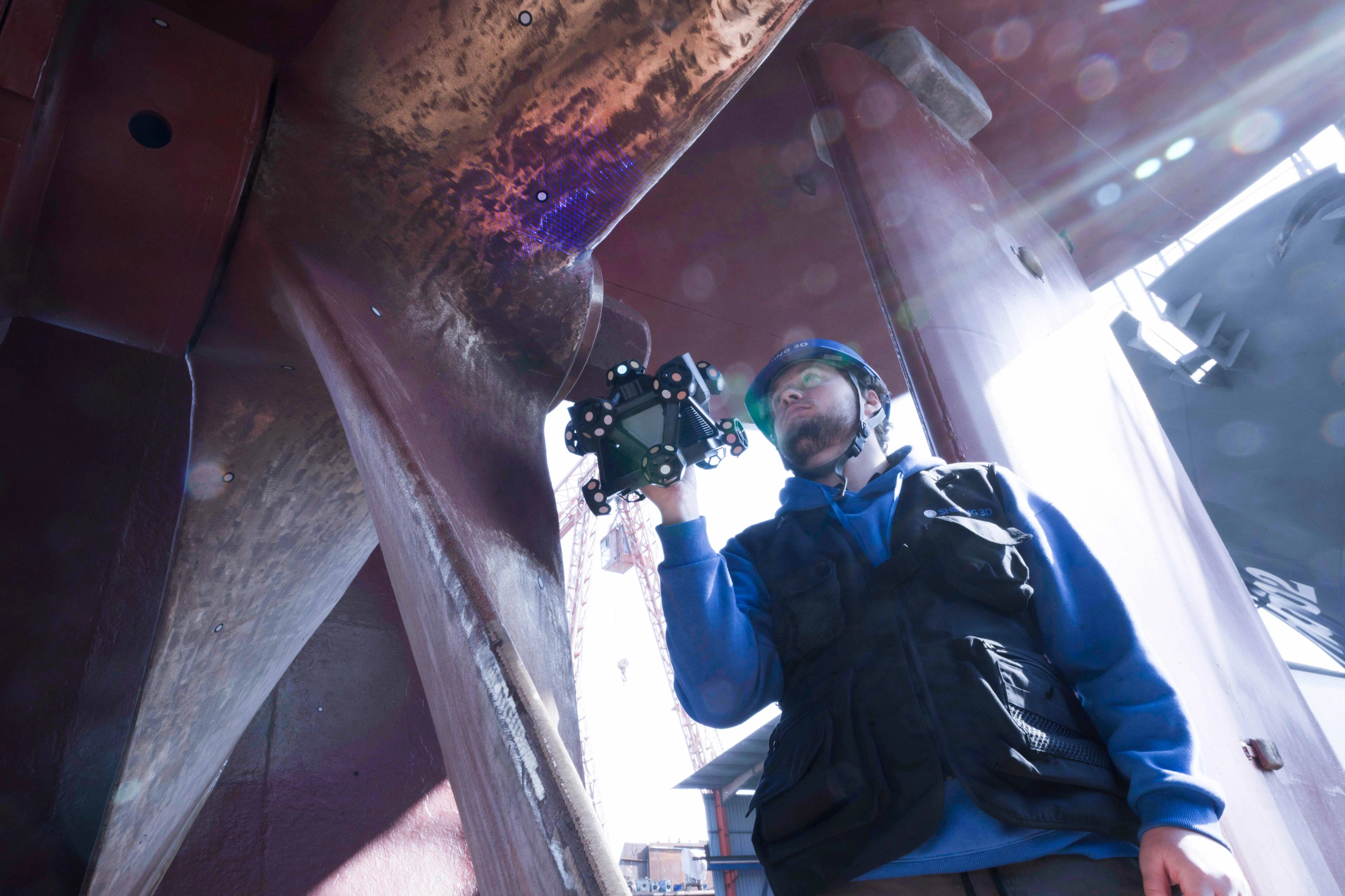 Portable tracking laser 3D scanning