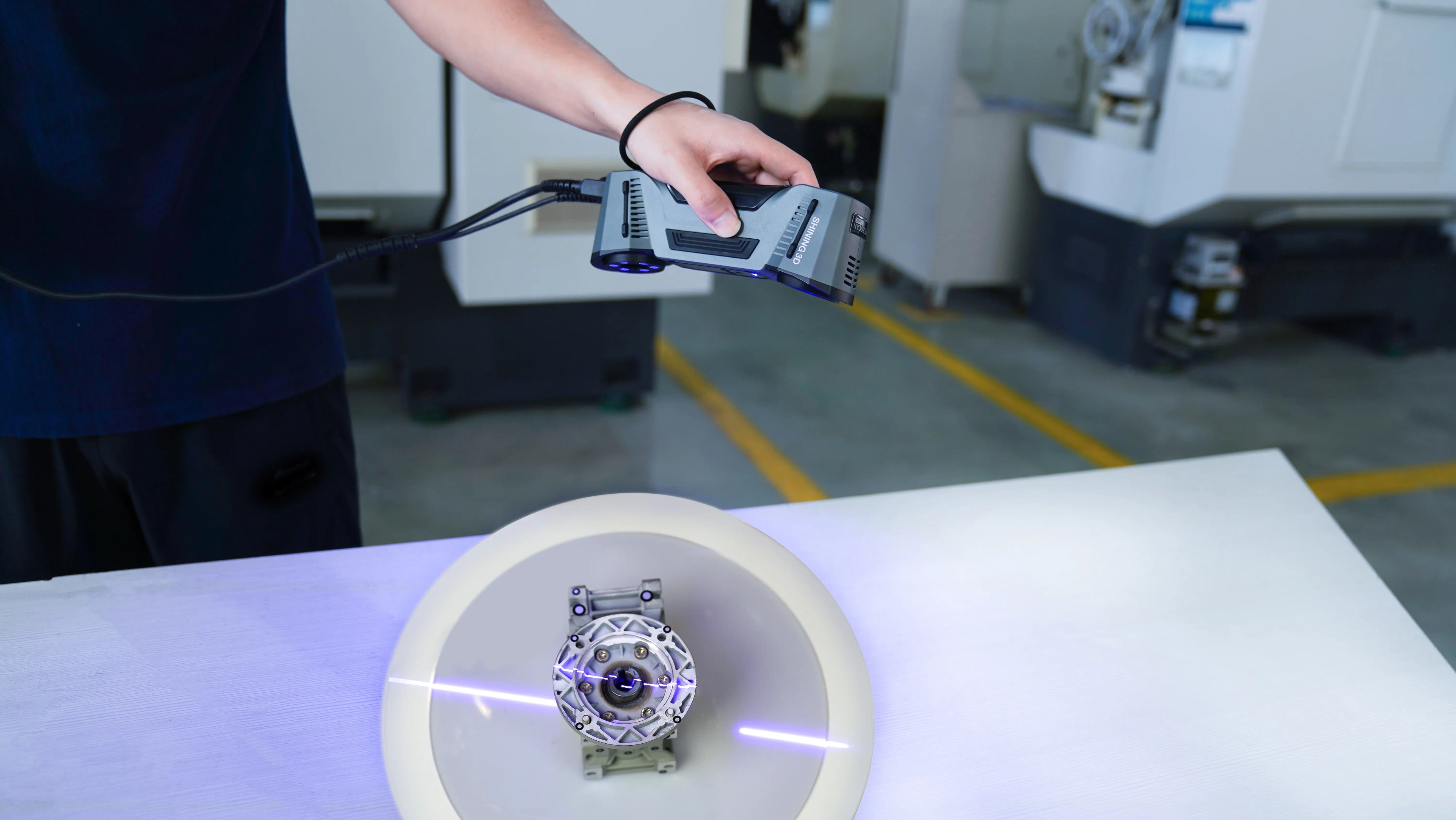 Easily adapt to tight spaces.